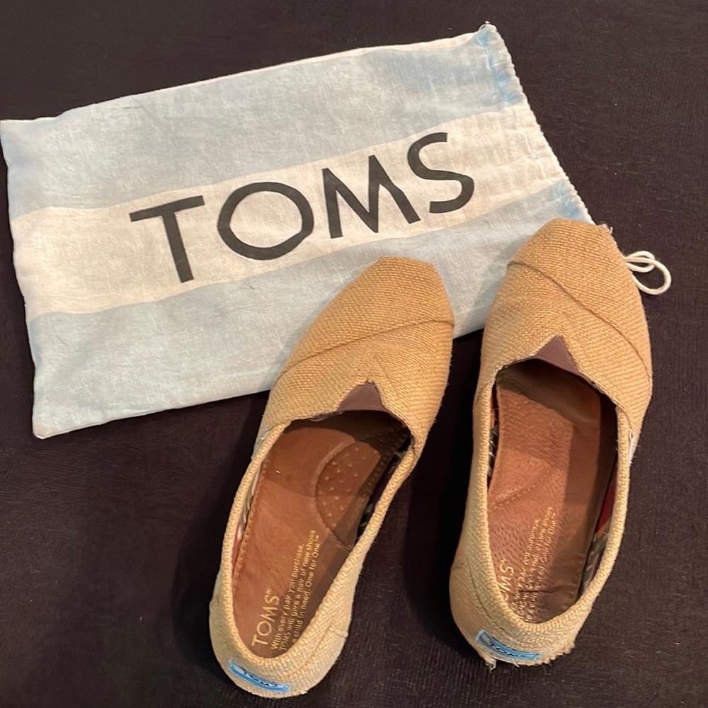 TOMS Slip-Ons